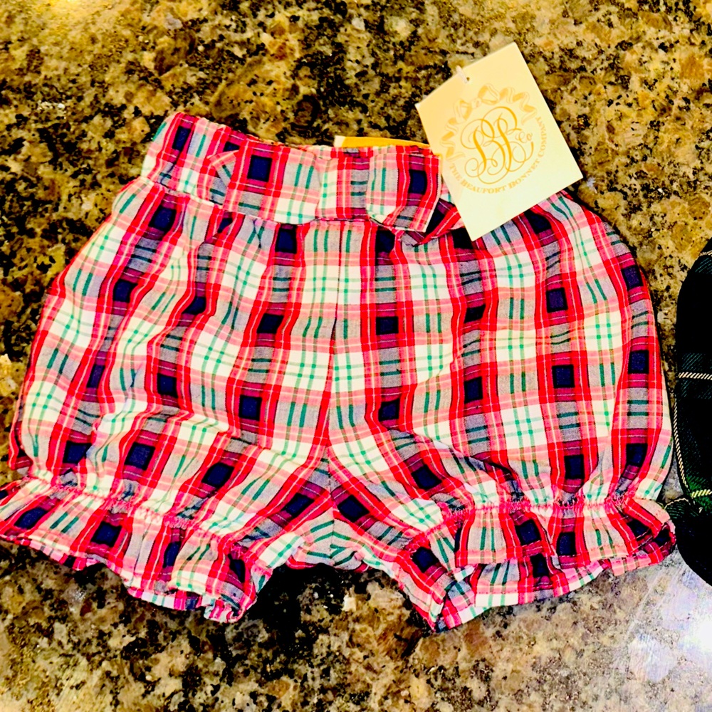 Beaufort Bonnet Company 12/18 NWT red plaid shorts - perfect for Christmas
